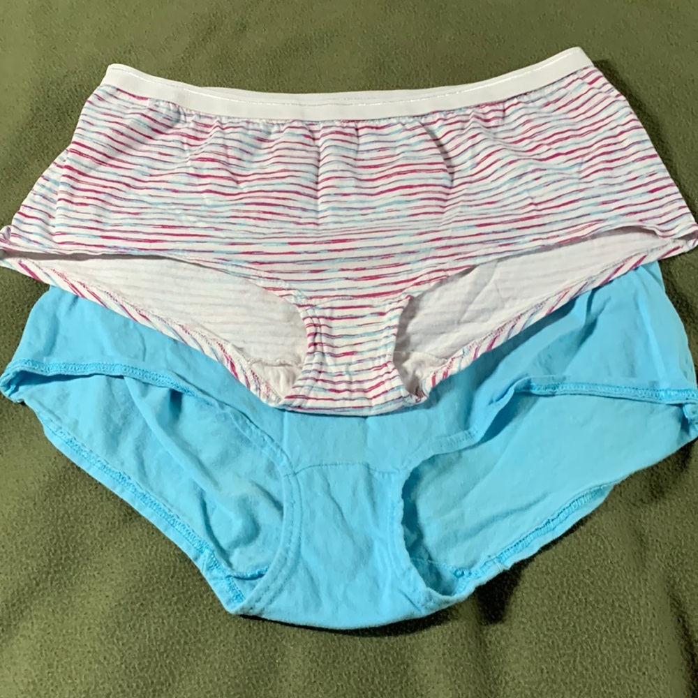 Lot of 2 new pairs Fruit of the Loom panties.  One solid, one striped.  Size 9